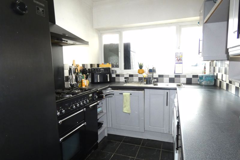 Kitchen- click for photo gallery
